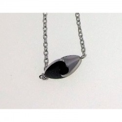 Collier en acier inoxydable avec deux cœurs entre-lassés
