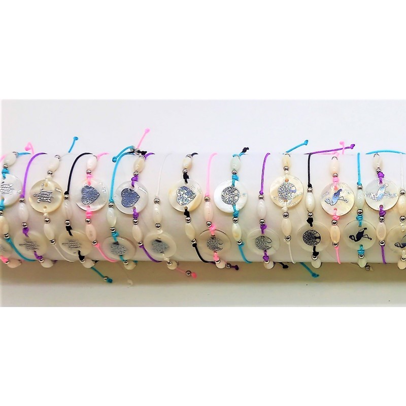 Bracelet avec nacre et motif argenté