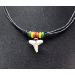 Collier surfeur dent de requin